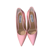 Load image into Gallery viewer, Steve Madden Blush Patent Leather Pumps
